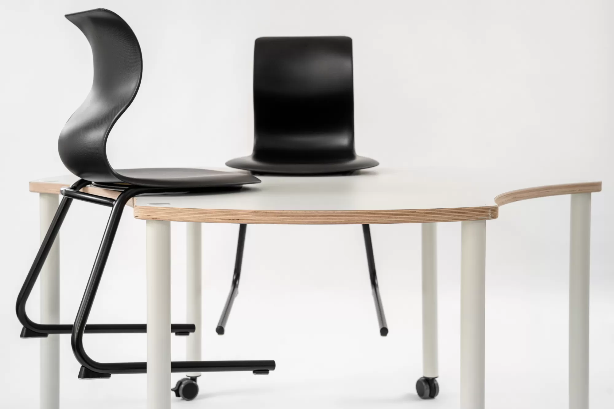 FLÖTOTTO - FLEX TABLE-Hub Gruppentisch